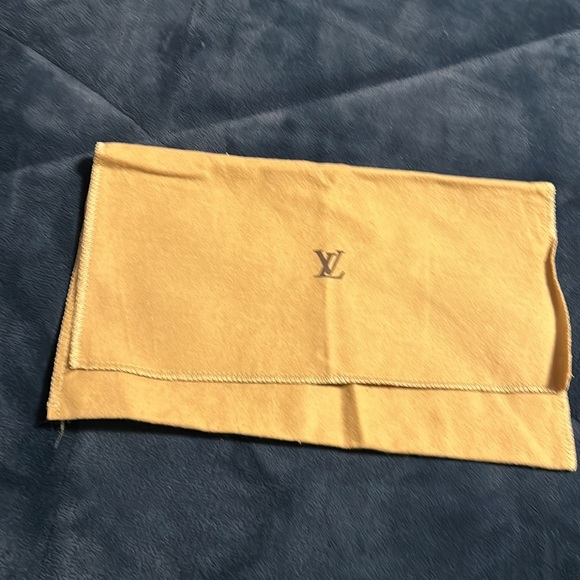 NWOT LOUIS VUITTON DAMIER WITH RED INSIDE POUCHETTE WRISLET CLUTCH W DUST BAG - Picture 9 of 14